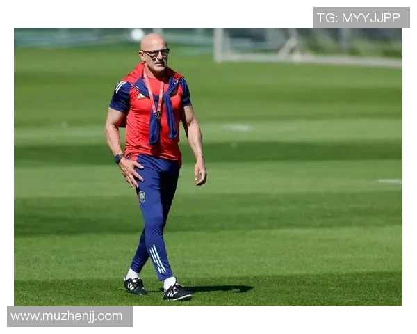 聚焦足球赛场四号球星的精彩表现与未来潜力分析