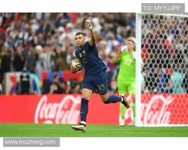 飞跃绿茵如风疾驰 球场神迹尽展姆巴佩英姿